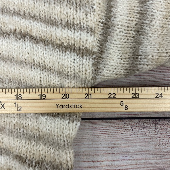 Women’s Z Supply Sweatshirt - Picture 5 of 5